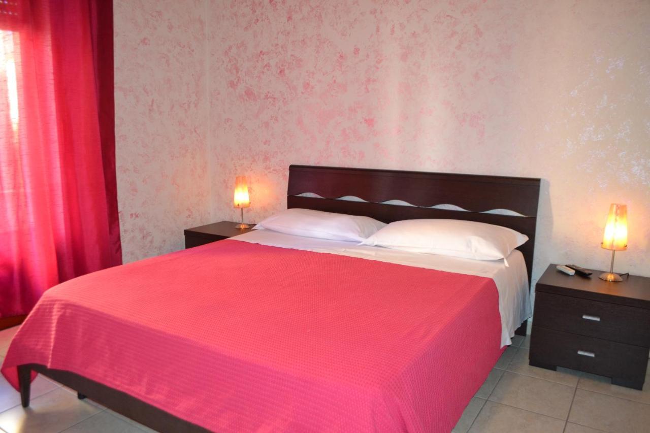 Sa Marina Bed & Breakfast La Caletta Exterior photo